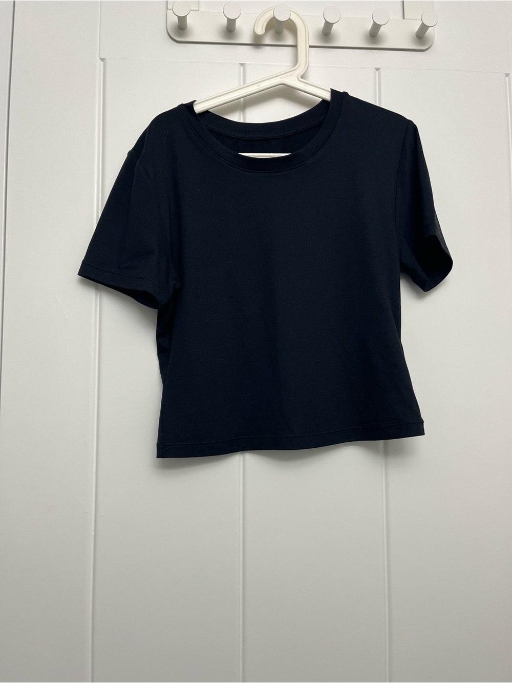 NWOT renew knit cropped Black shirt